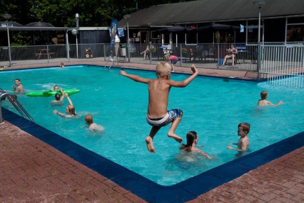 Sayang26 Gezellige Gezinsvriendelijke Stacaravan Op Familiecamping De Vossenburcht In Natuurgebied Reestdal - No Workers Allowed Villa IJhorst Esterno foto